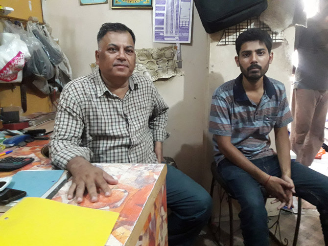 سجاد حسین اور ان کے 27 سالہ صاحبزادے اس فن کو زندہ رکھنا چاہتے ہیں۔
